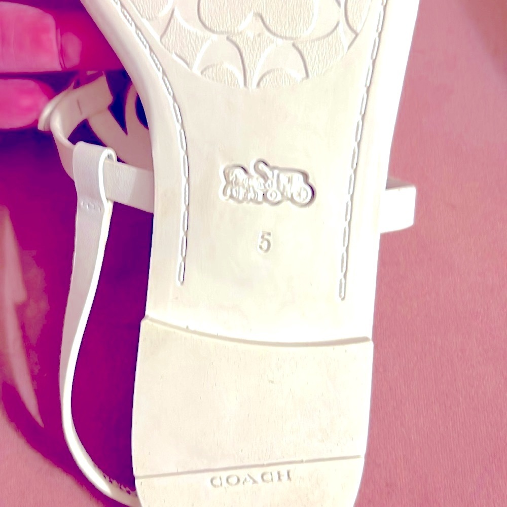🔥NWOT Coach womens NCO like new cream/white sandals flats is size five 5.5 - Picture 10 of 11